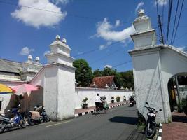 traditioneel straat oriëntatiepunten in Yogyakarta stad foto