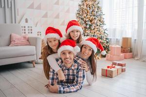 familie tijd voor Kerstmis viering foto