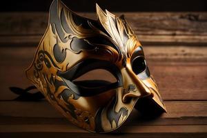 gouden Venetiaanse masker Aan een houten tafel foto