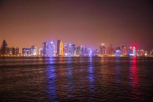 visie van doha horizon Bij nacht foto