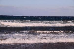golven in de oceaan foto