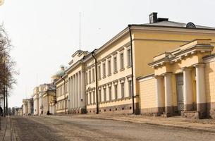 Helsinki straat met Nee mensen. mooi gebouwen foto