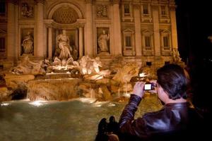 Rome een nacht visie van fontana di Trevi fontein foto