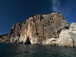 orosei golf cala gonone rotsen zee kliffen Sardinië Italië foto