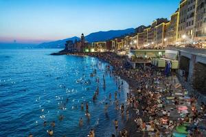 camogli, Italië - augustus 6 2017 - stella maris traditioneel kaarsen Aan de zee viering foto