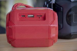 mini portable spreker, Bluetooth spreker, rood spreker foto