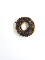 donut met chocola hagelslag foto