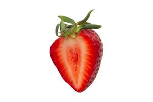 3364 voor de helft aardbei fruit geïsoleerd Aan een transparant achtergrond foto