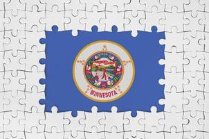 Minnesota ons staat vlag in kader van wit puzzel stukken met missend centraal een deel foto
