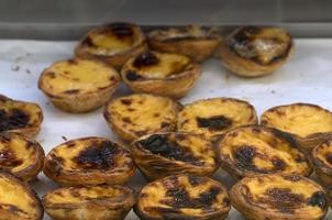 pastel de nata Lissabon traditioneel zoet toetje foto