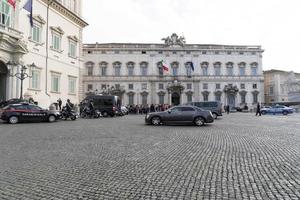 Rome, Italië. november 22 2019 - president sergio mattarella aankomen Bij quirinale gebouw foto