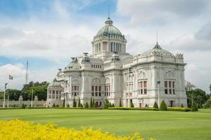 ananta samakhom troonzaal een van de iconische bezienswaardigheden van bangkok, thailand. foto