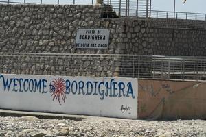 bordighera dorp visie van de zee foto