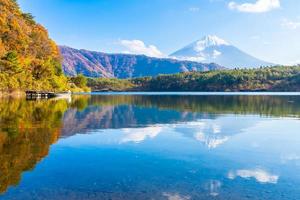 landschap rond mt. fuji in japan in de herfst foto