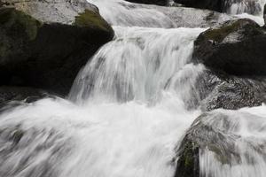 kleine kreek waterval foto