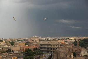 visie Aan Coliseum colosseum in Rome, Italië foto