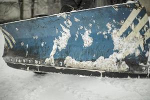 sneeuw verwijdering emmer. sneeuw puffend apparatuur. sneeuw barrière. foto