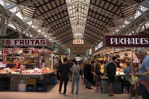 valencia, Spanje - mei 3 2022 - de historisch markt vol van klanten foto