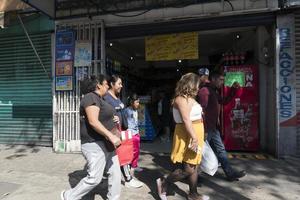 Mexico stad, Mexico - november 5 2017 - mensen Bij stad- straat markt foto