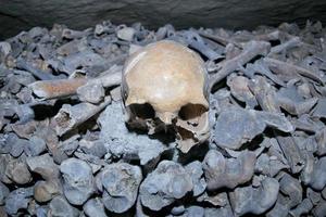 Parijs catacomben schedels en botten foto