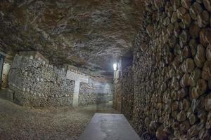 Parijs catacomben schedels en botten foto