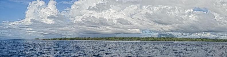 siladen turkoois tropisch paradijs eiland foto