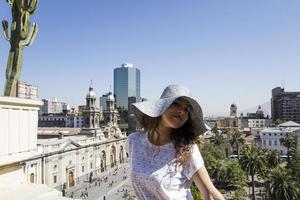 jonge vrouwelijke toerist in Santiago de Chile, Chili foto