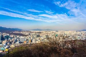 uitzicht op de stad seoul, zuid-korea, bij zonsondergang foto