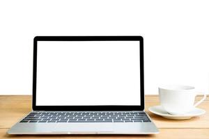 voorkant visie van laptop mockup en koffie kop Aan wit foto