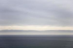 kalme oceaan horizon foto