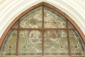 gotisch stijl van de glas deuropening van christen kerken is een solide en sterk middeleeuws kunst en is gezien in veel Europese en christen kerken in de omgeving van de wereld. foto