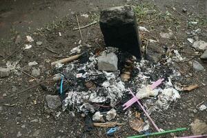 de resterend huishouden verspilling dat heeft geweest verbrand foto