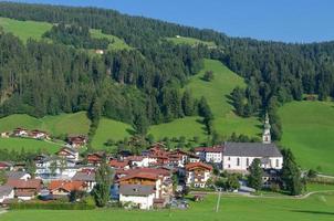 dorp van oberau in wildschönau, tirol ,Oostenrijk foto