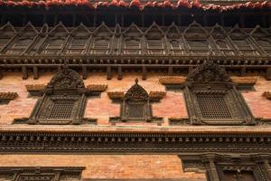 de buitenkant architectuur van 55 venster paleis in bhaktapur, Nepal. foto