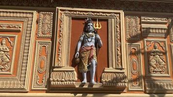 standbeeld van Indisch Hindoe god shiva foto