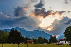 berg vallei dorp landschap zomer foto