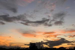 zonsondergang visie in de lucht foto