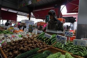 melbourne, Australië - augustus 15 2017 - mensen buying Bij de markt foto