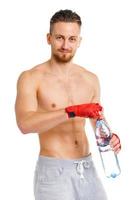 sport aantrekkelijk Mens vervelend boksen verbanden met fles van water Aan de wit foto