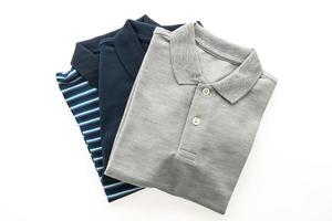 mode poloshirts op witte achtergrond foto