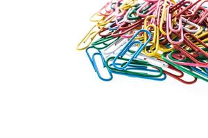 paperclips op witte achtergrond foto