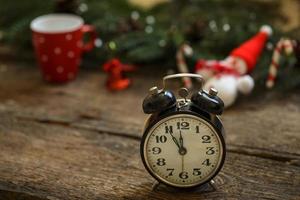 wijnoogst alarm klok Aan Kerstmis achtergrond foto