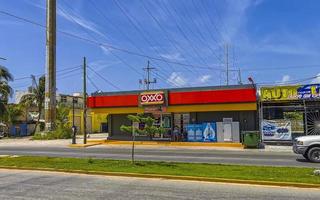 playa del carmen quintana roo Mexico 2021 oxxo supermarkt winkel op te slaan Bij weg straat gas- station Mexico. foto