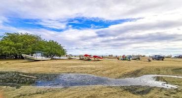 puerto escondido oaxaca Mexico 2022 visvangst boten Bij de haven strand rivier- puerto escondido Mexico. foto