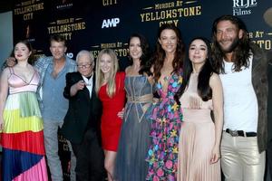 los angeles jun 23 Emma kenney Thomas Jane richard dreyfuss isabella robijn anna kamp Scottie Thompson aimee garcia Zach mcgowan Bij moord Bij yellowstone stad première Bij de harmonie goud Aan juni 23 2022 in los angeles ca foto