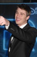 los angeles dec 11 garrett hedlund arriveert Bij de tron erfenis première Bij el kapitein theater Aan december 11 2010 in los angeles ca foto