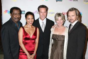 James reynolds renee Jones mannetjeseend hogestyn Maria beth evans en stephen nichols aankomen Bij de nbc tca partij Bij de Beverly hilton hotel in Beverly heuvels ca in juli 20 20082008 foto