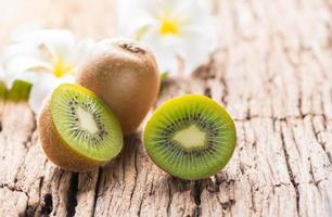 gesneden kiwi fruit foto