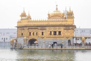 mooi visie van gouden tempel - Harmandir sahib in amritsar, punjab, Indië, beroemd Indisch Sikh mijlpaal, gouden tempel, de hoofd heiligdom van sikhs in amritsar, Indië foto