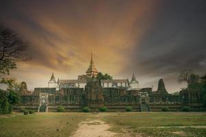 wat nakornlaung tempel een van meest populair op reis bestemming in ayutthaya wold erfgoed plaats van UNESCO in Thailand foto